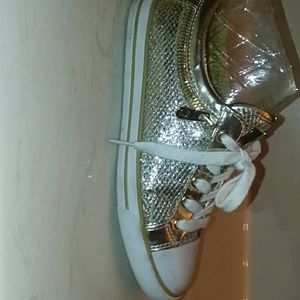 GUESS Sneakers